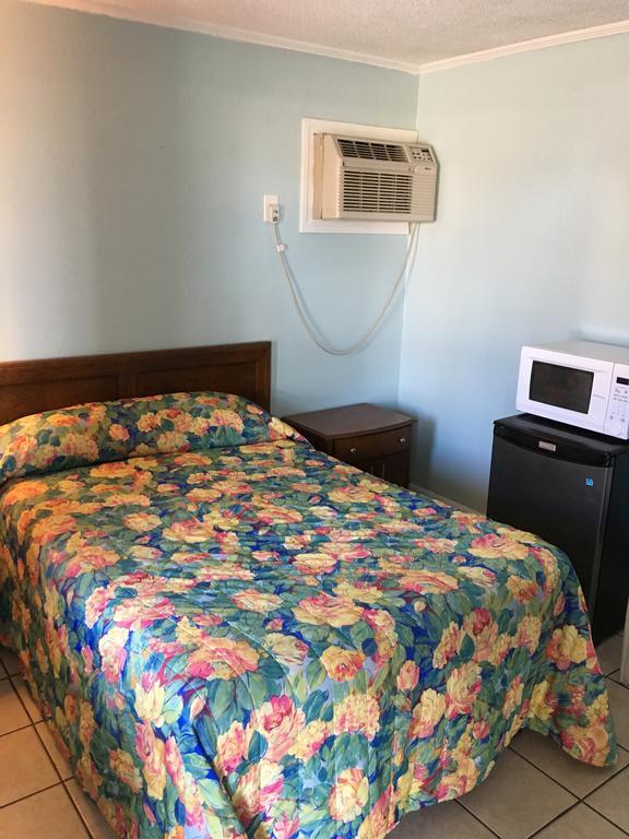 Calypso Motor Inn 미를 비치 외부 사진