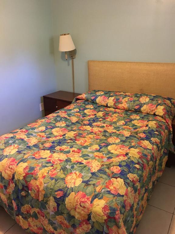 Calypso Motor Inn 미를 비치 외부 사진