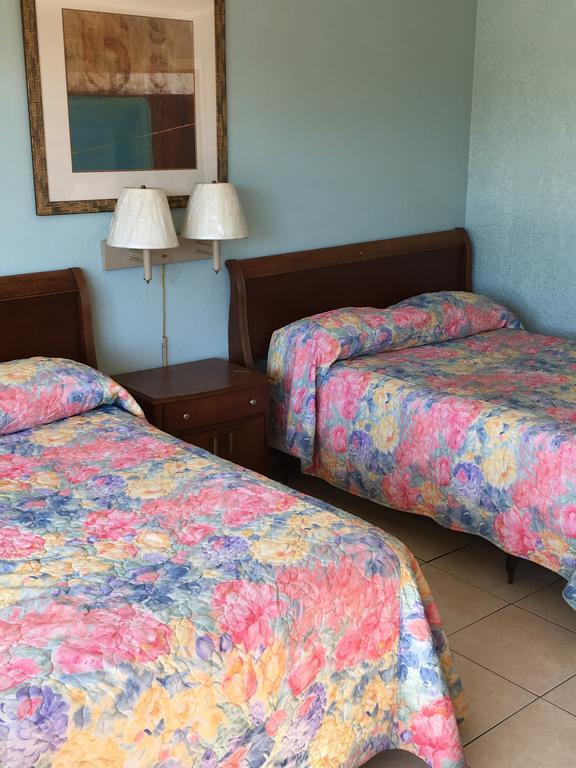 Calypso Motor Inn 미를 비치 외부 사진