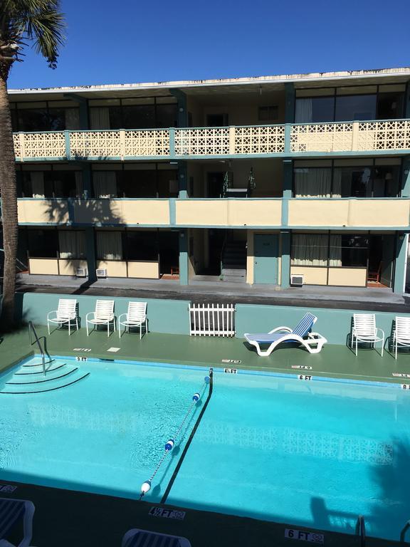 Calypso Motor Inn 미를 비치 외부 사진