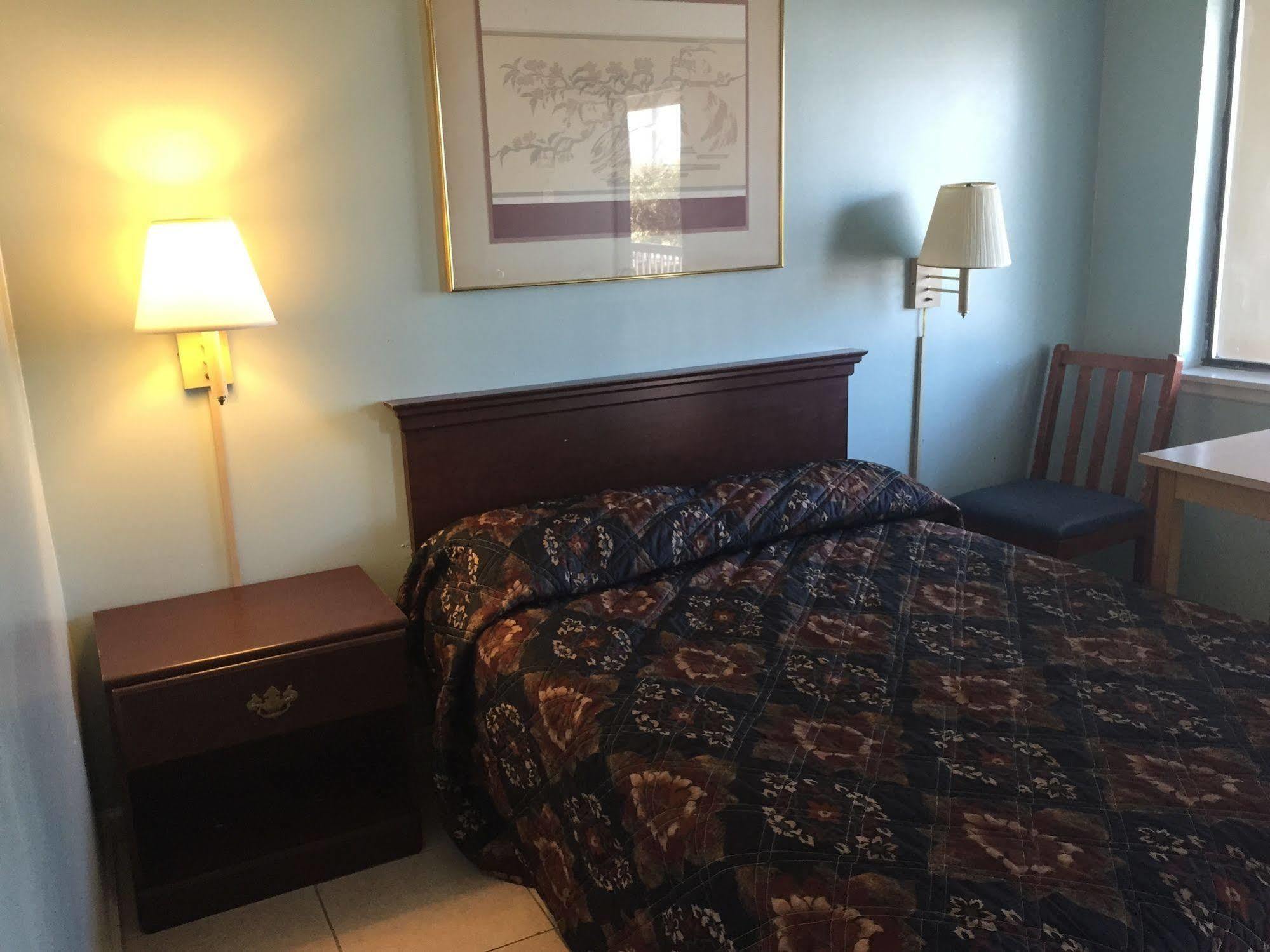 Calypso Motor Inn 미를 비치 외부 사진